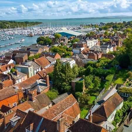 Stunning Luxury Apartment In Central Lymington Eksteriør bilde