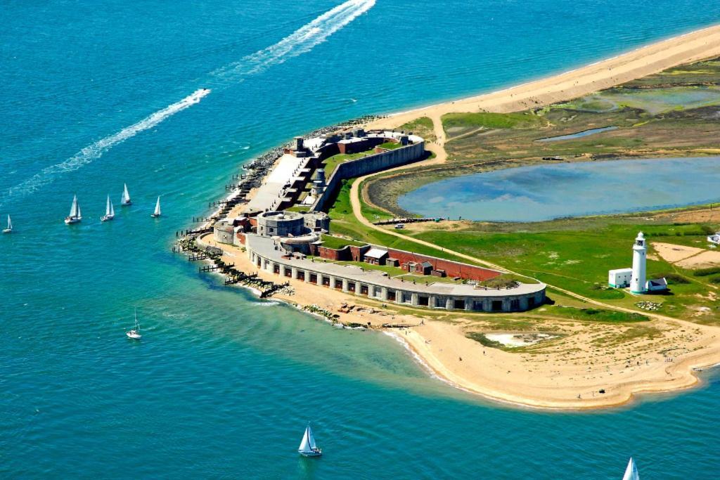 Stunning Luxury Apartment In Central Lymington Eksteriør bilde