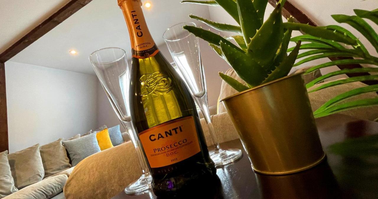 Stunning Luxury Apartment In Central Lymington Eksteriør bilde